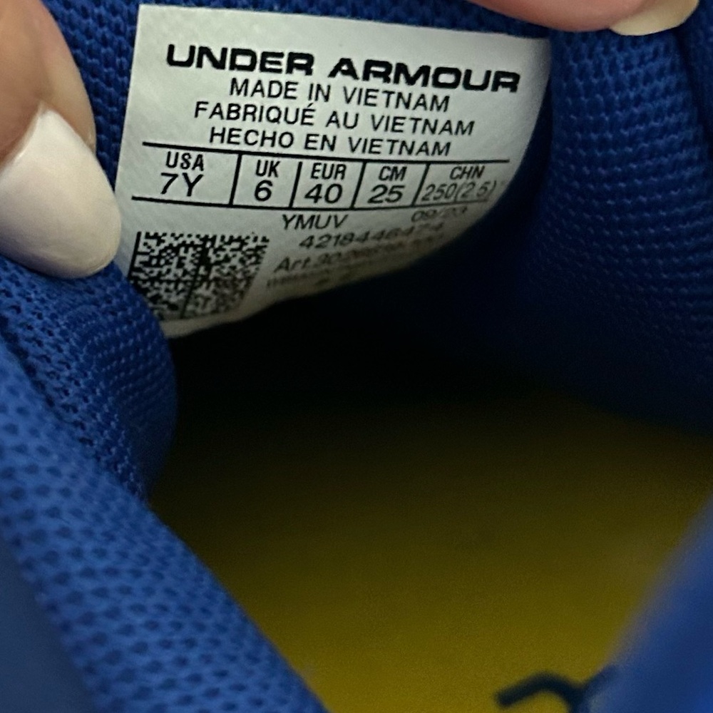 Under Armour Curry Flow Size 7 youth Blue and Yellow Athletic Shoes - Picture 6 of 6